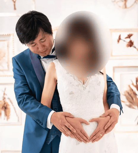 鈴木敦と現在の妻と マタニティフォト