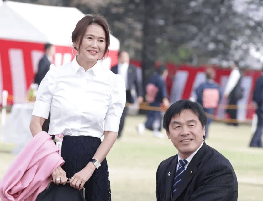 桜を見る会に出席した馳浩と恭子夫人