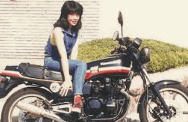 カワサキZ400に乗る高市早苗