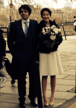 フランスの化学系企業経営者の御曹司と結婚した麻生彩子