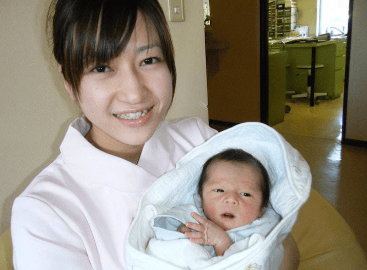 酒井菜摘助産師学校の学生時代