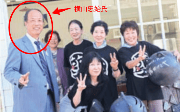 横山忠始、は粟島の
島民の人たちと