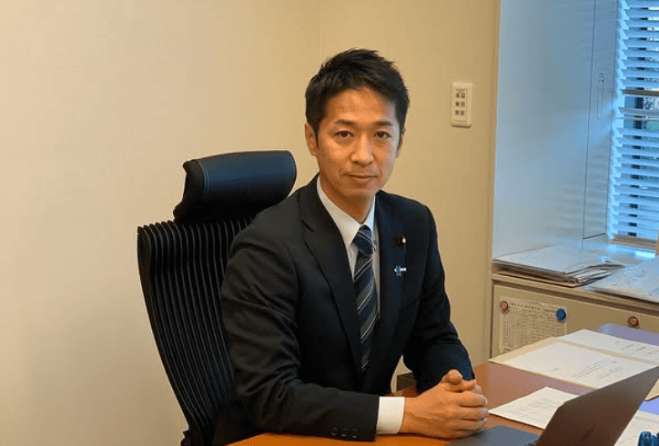 藤田文武の経歴|元・会社経営者を挫折!?政治家転身の理由に涙…。 | 政治家情報ドットコム