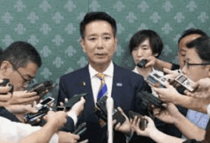 前原誠司民主党の離党を表明